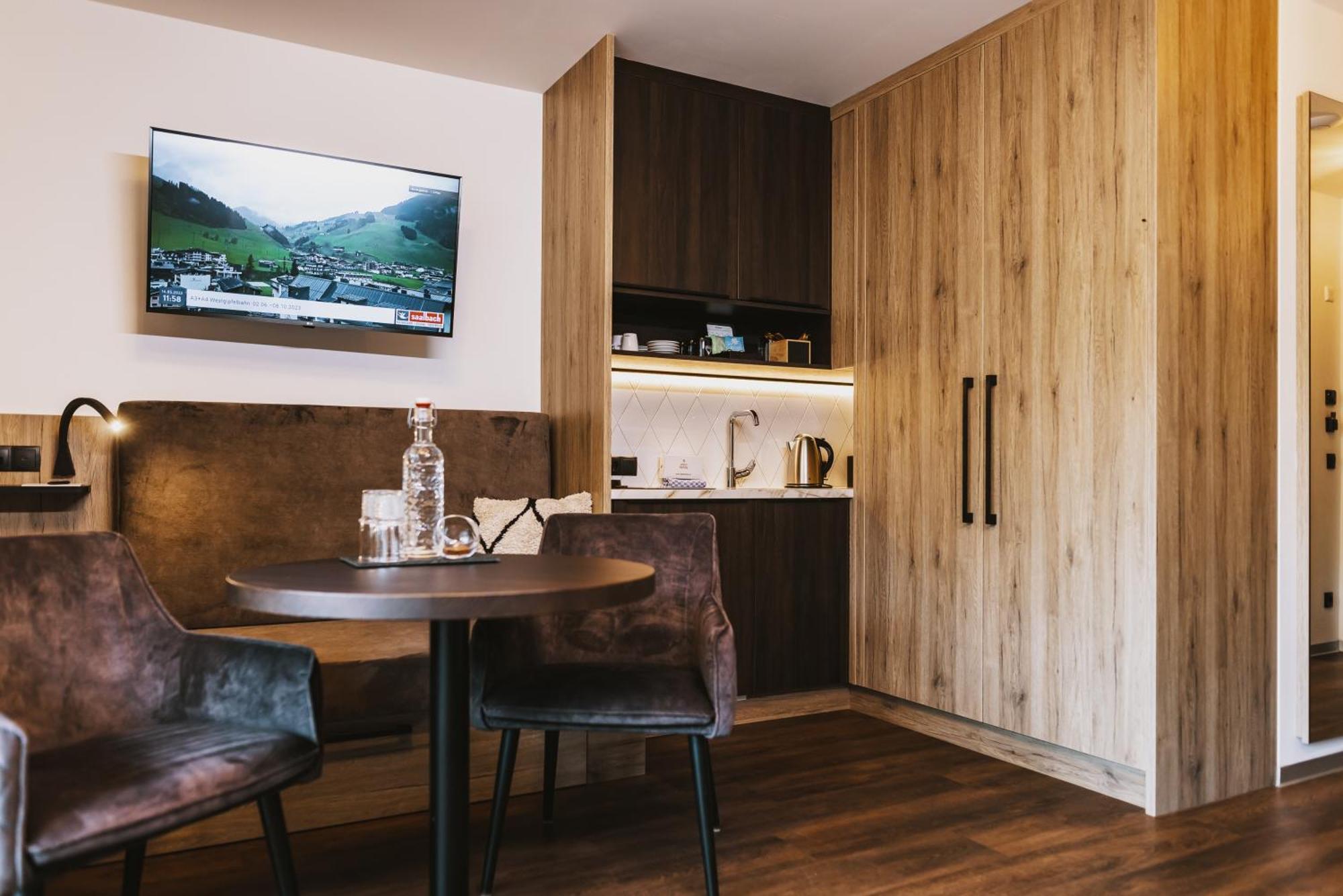Glemm By Avenida Superior Hotel & Residences Saalbach-Hinterglemm Habitación foto